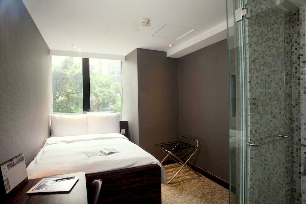 Hotel Bonaparte By Rhombus Hong Kong Exterior photo